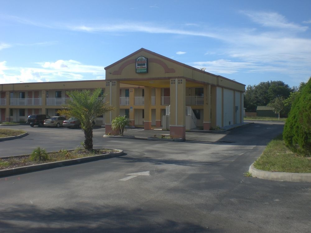 Executive Garden Titusville Hotel Eksteriør billede