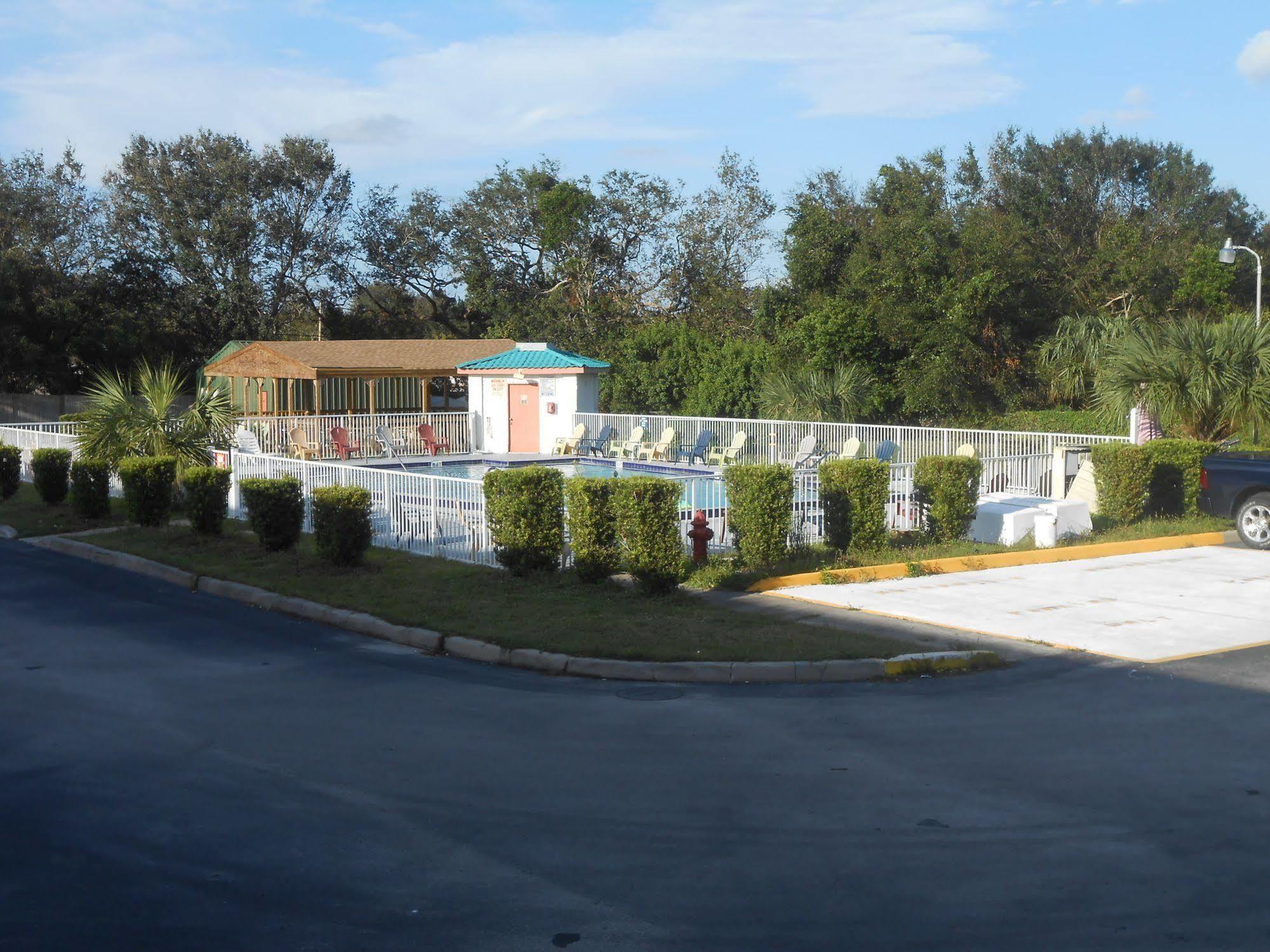 Executive Garden Titusville Hotel Eksteriør billede