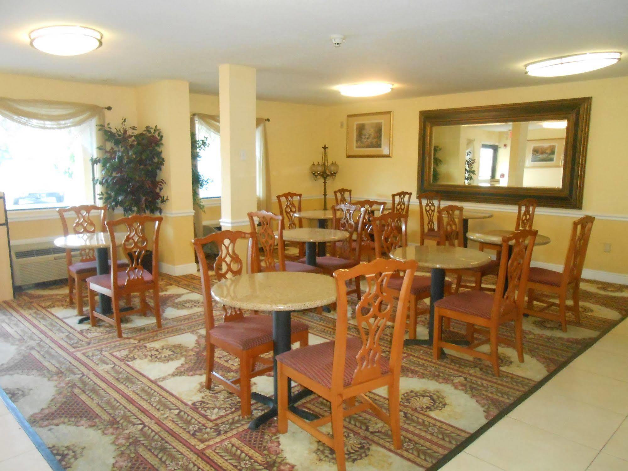 Executive Garden Titusville Hotel Eksteriør billede